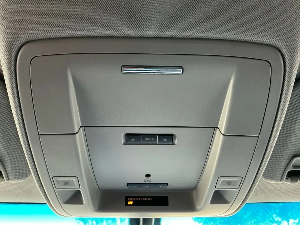 Chevrolet Silverado photo 33
