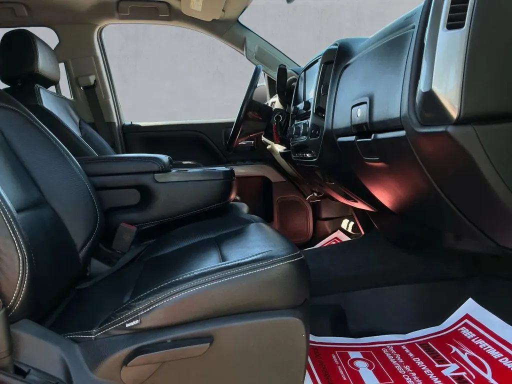 Chevrolet Silverado photo 20