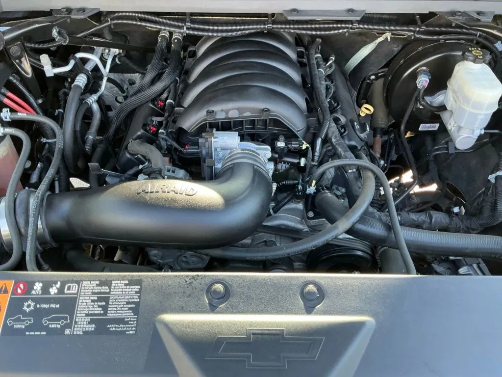 Chevrolet Silverado photo 22