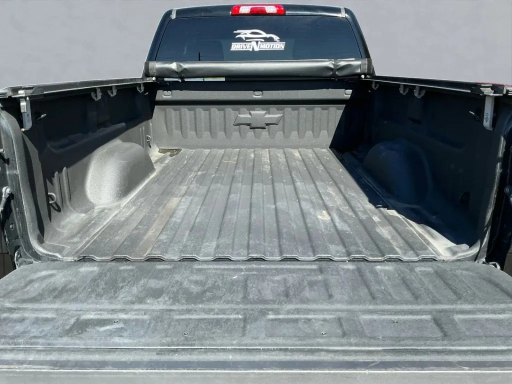 Chevrolet Silverado photo 18
