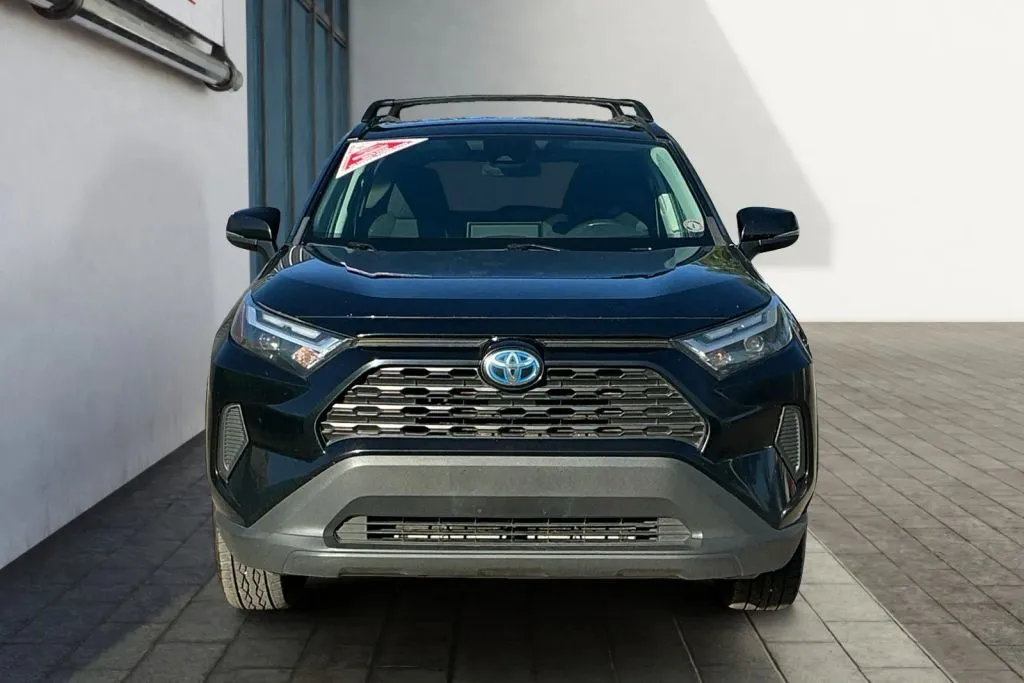 Toyota RAV4 photo 8