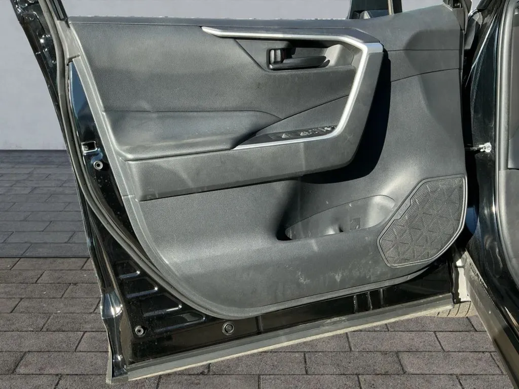 Toyota RAV4 photo 10