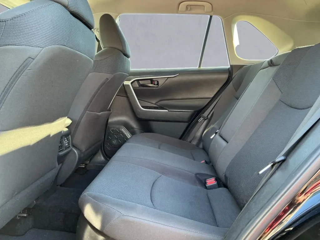 Toyota RAV4 photo 14