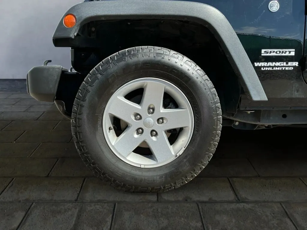 Jeep Wrangler photo 24