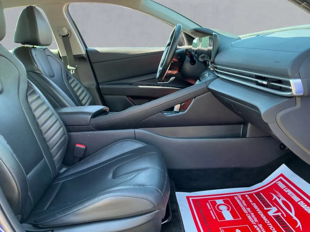 Hyundai Elantra photo 22