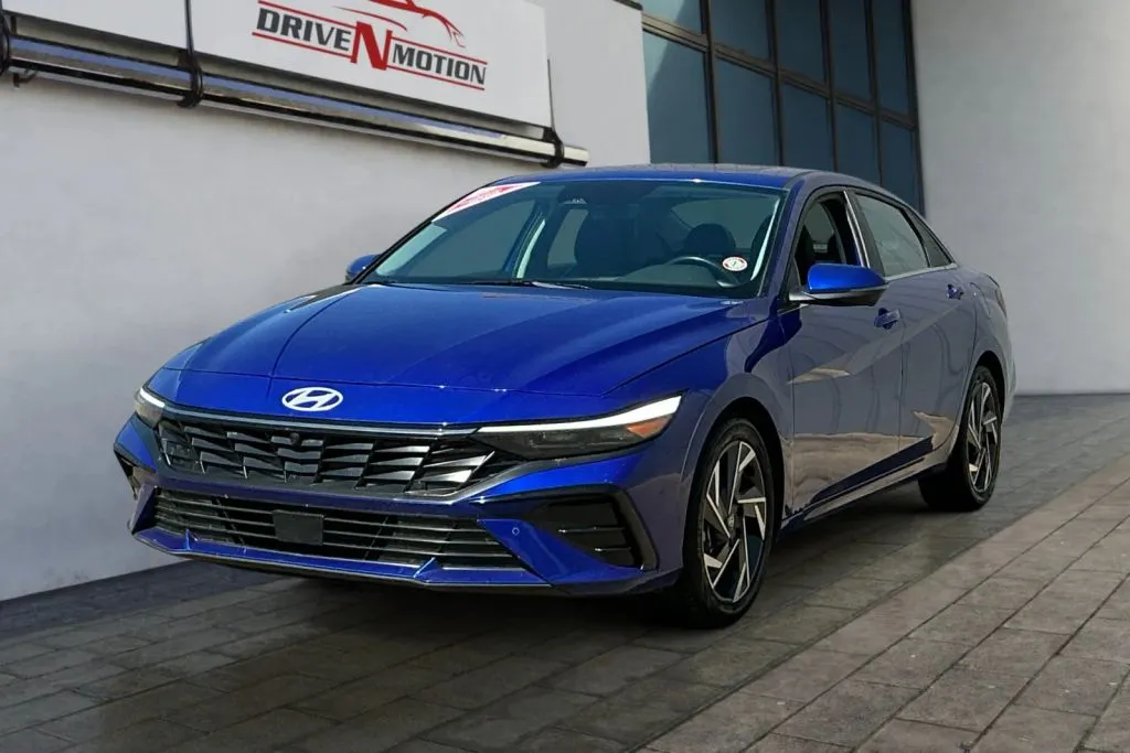 Hyundai Elantra photo 7