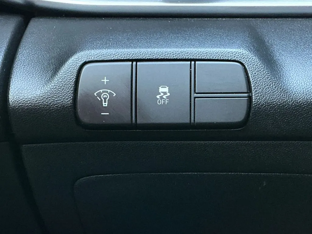 Hyundai Elantra photo 37