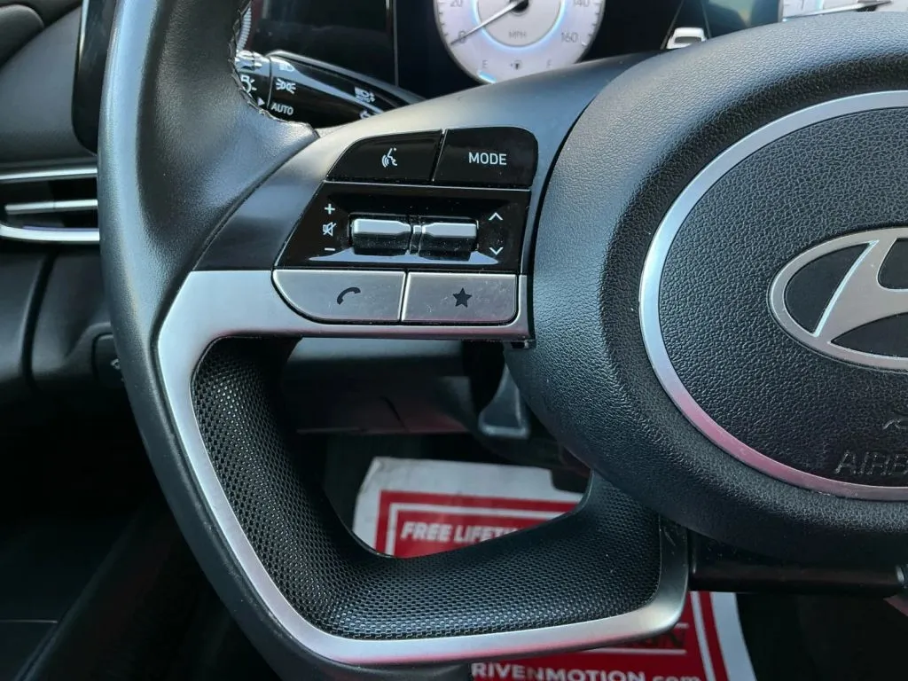 Hyundai Elantra photo 28