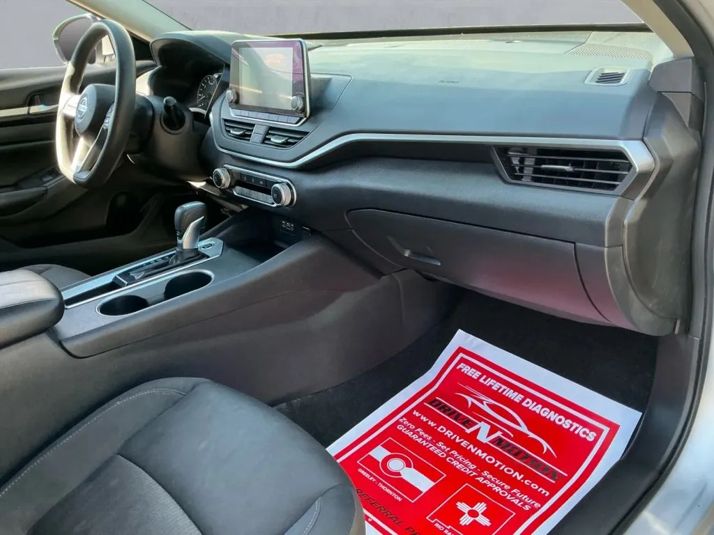 Nissan Altima photo 20