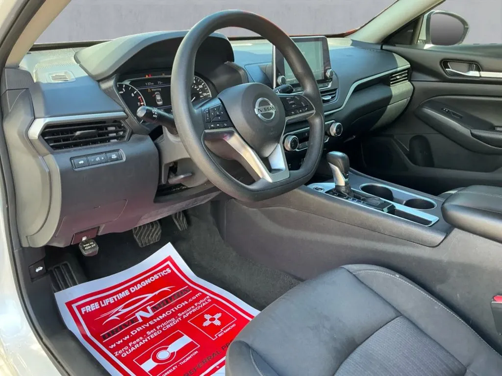 Nissan Altima photo 13