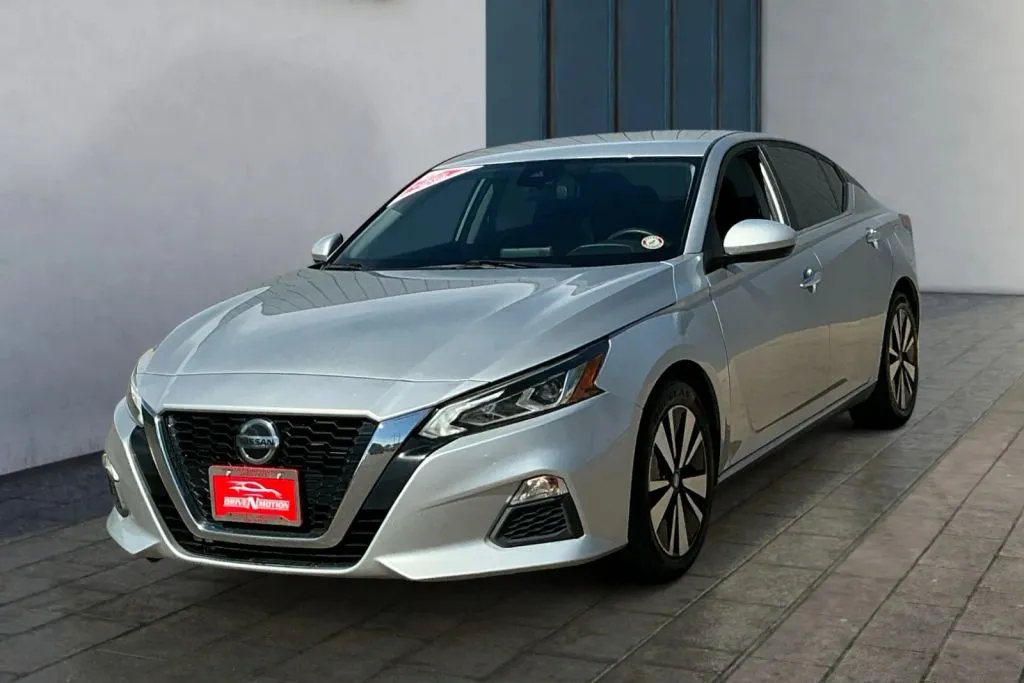 Nissan Altima photo 7