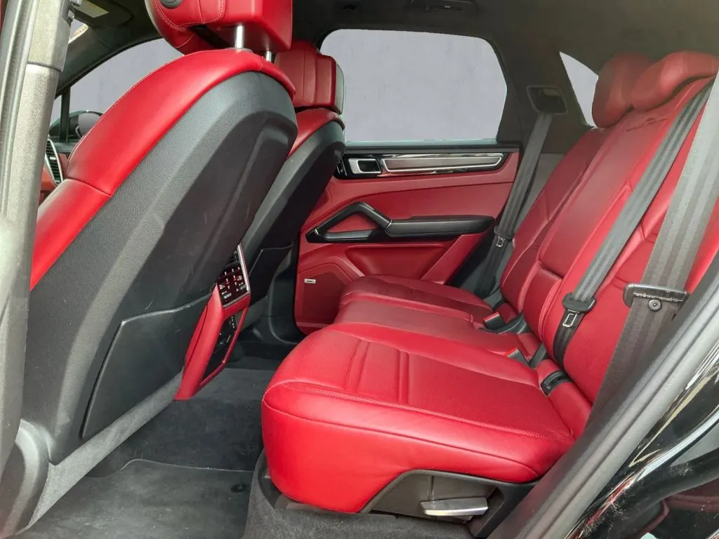 Porsche Cayenne photo 14