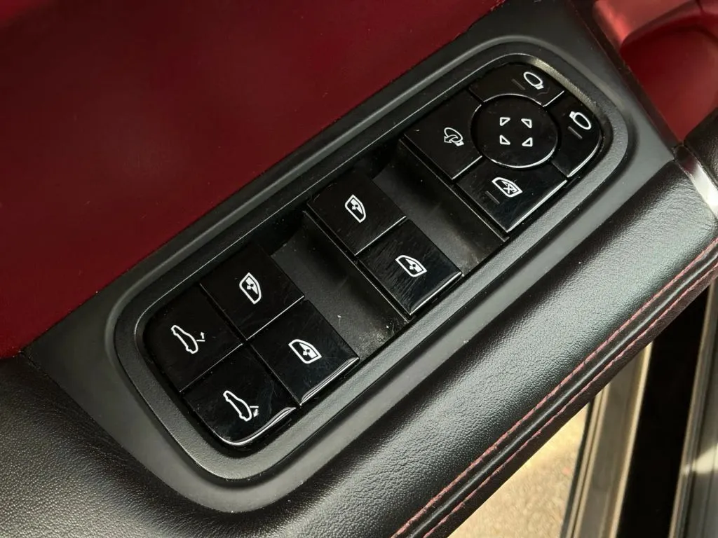 Porsche Cayenne photo 11