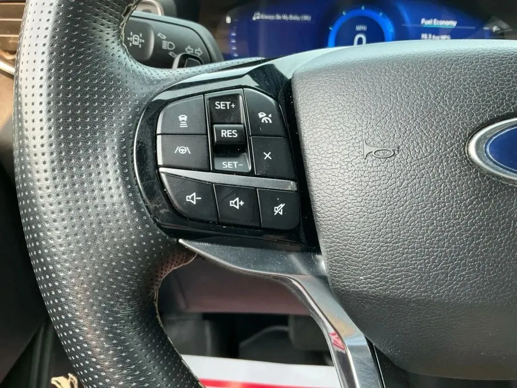 Ford Explorer photo 29