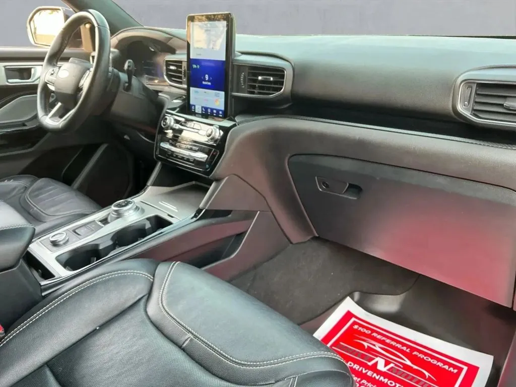 Ford Explorer photo 22