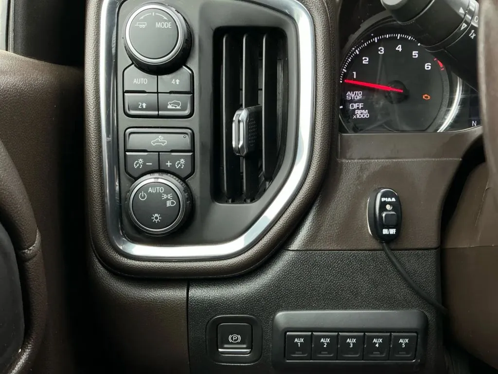 Chevrolet Silverado photo 33