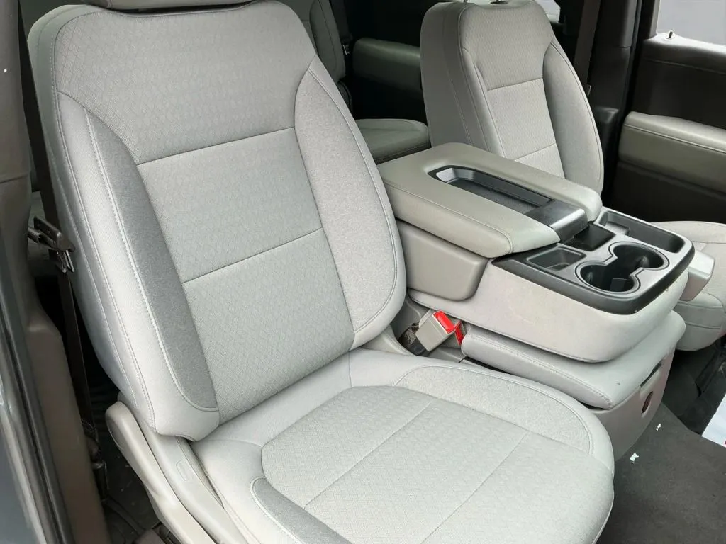 Chevrolet Silverado photo 22