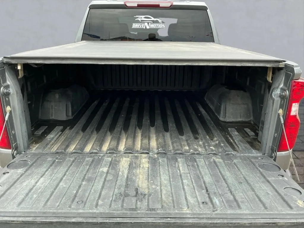 Chevrolet Silverado photo 19