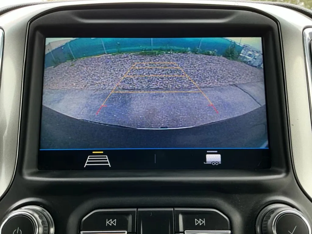 Chevrolet Silverado photo 29