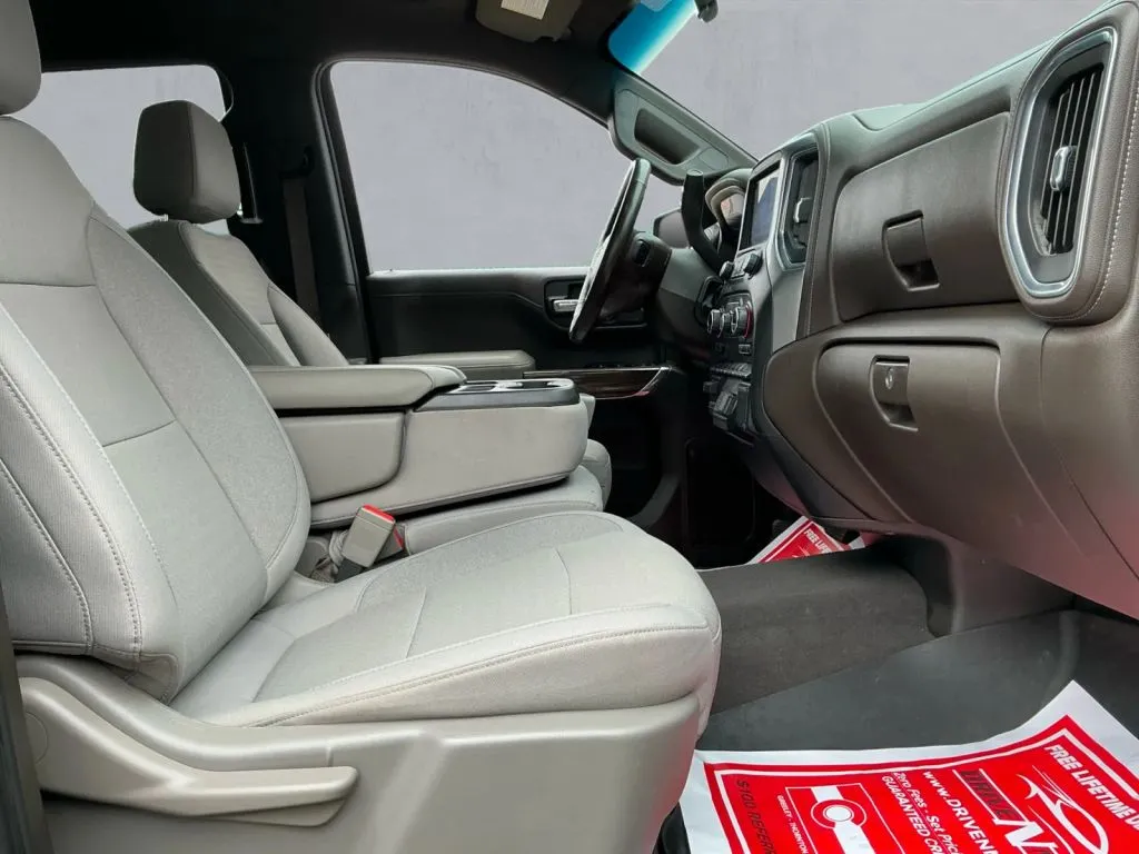 Chevrolet Silverado photo 21