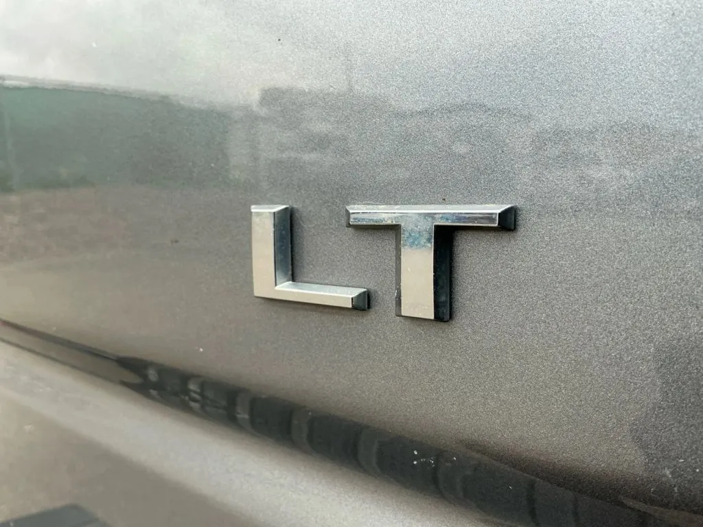 Chevrolet Silverado photo 18