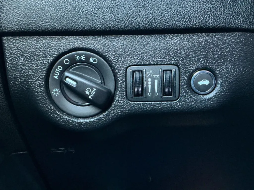 Dodge Charger photo 34