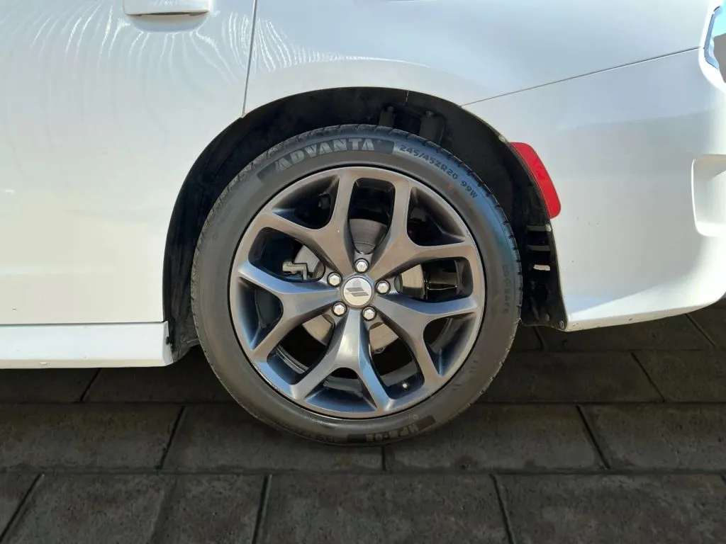 Dodge Charger photo 17