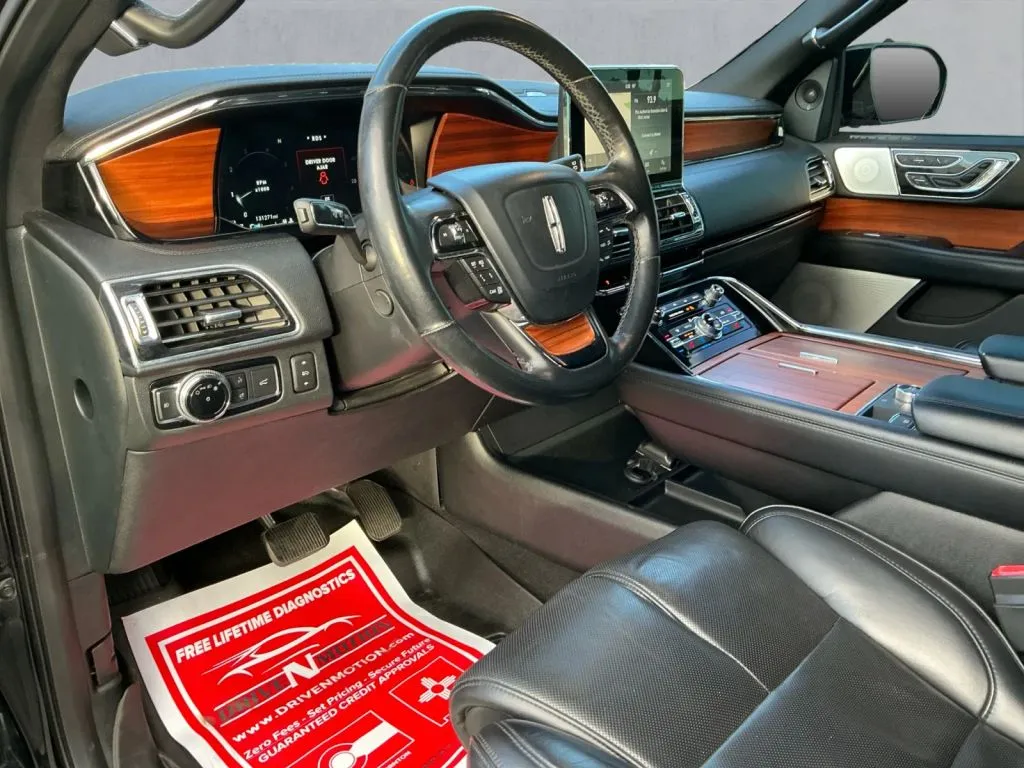 Lincoln Navigator L photo 13