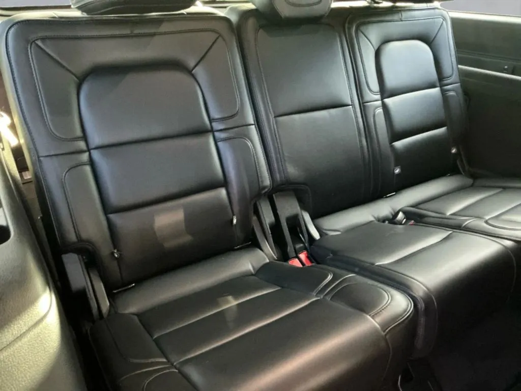 Lincoln Navigator L photo 17