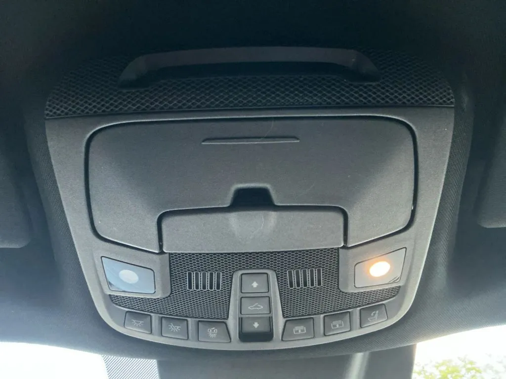 Lincoln Navigator L photo 38