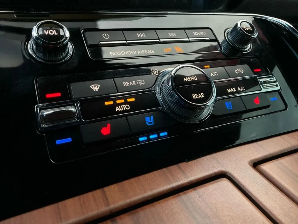 Lincoln Navigator L photo 34