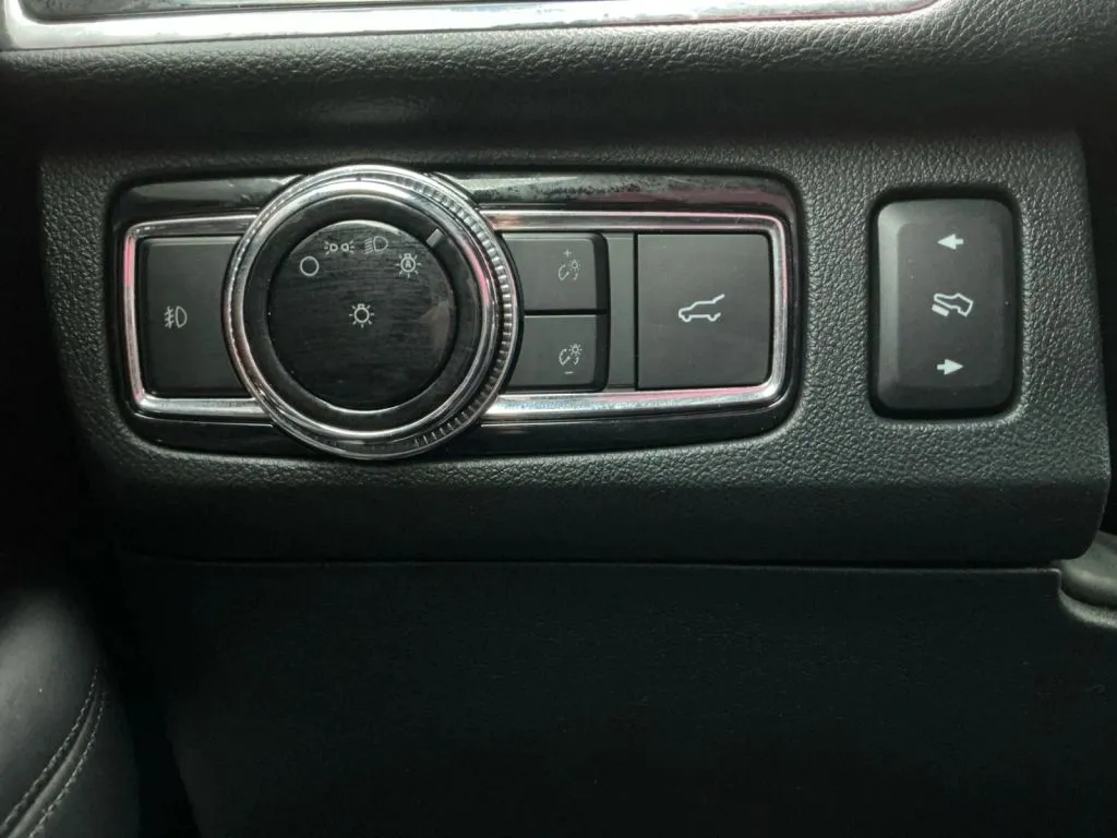 Lincoln Navigator L photo 37