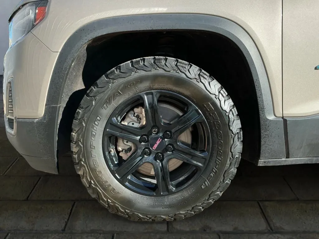GMC Acadia photo 26