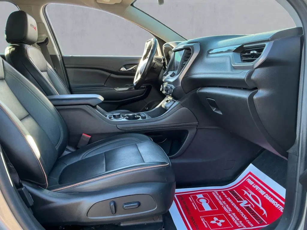 GMC Acadia photo 23