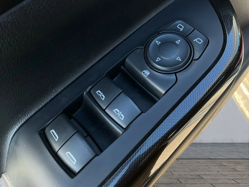 GMC Acadia photo 11