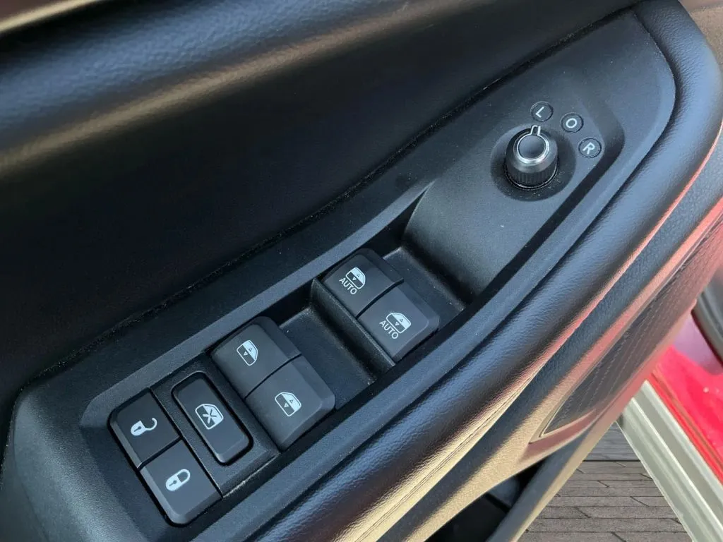 Jeep Grand Cherokee photo 11