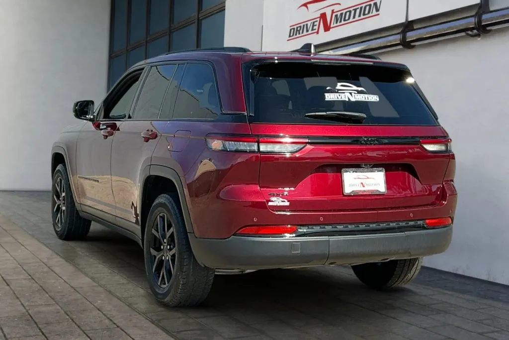 Jeep Grand Cherokee photo 6