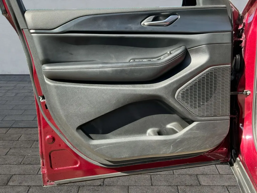 Jeep Grand Cherokee photo 10
