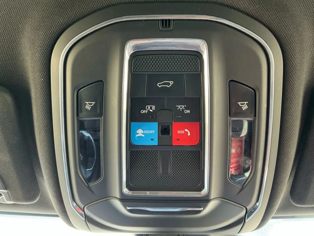 Jeep Grand Cherokee photo 36