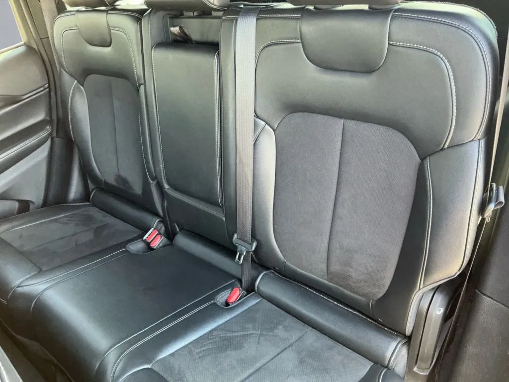 Jeep Grand Cherokee photo 15