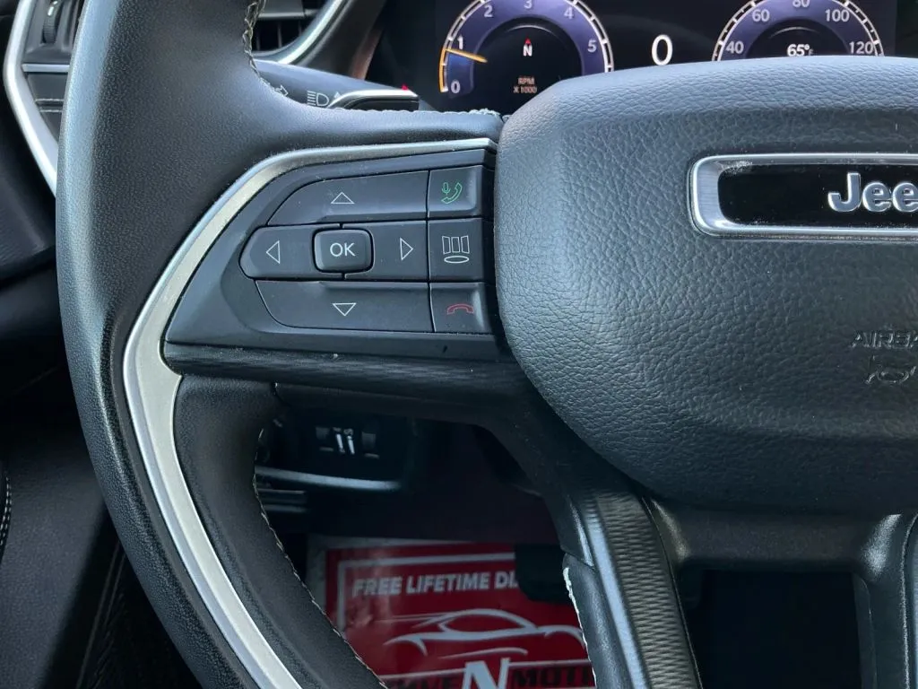 Jeep Grand Cherokee photo 27