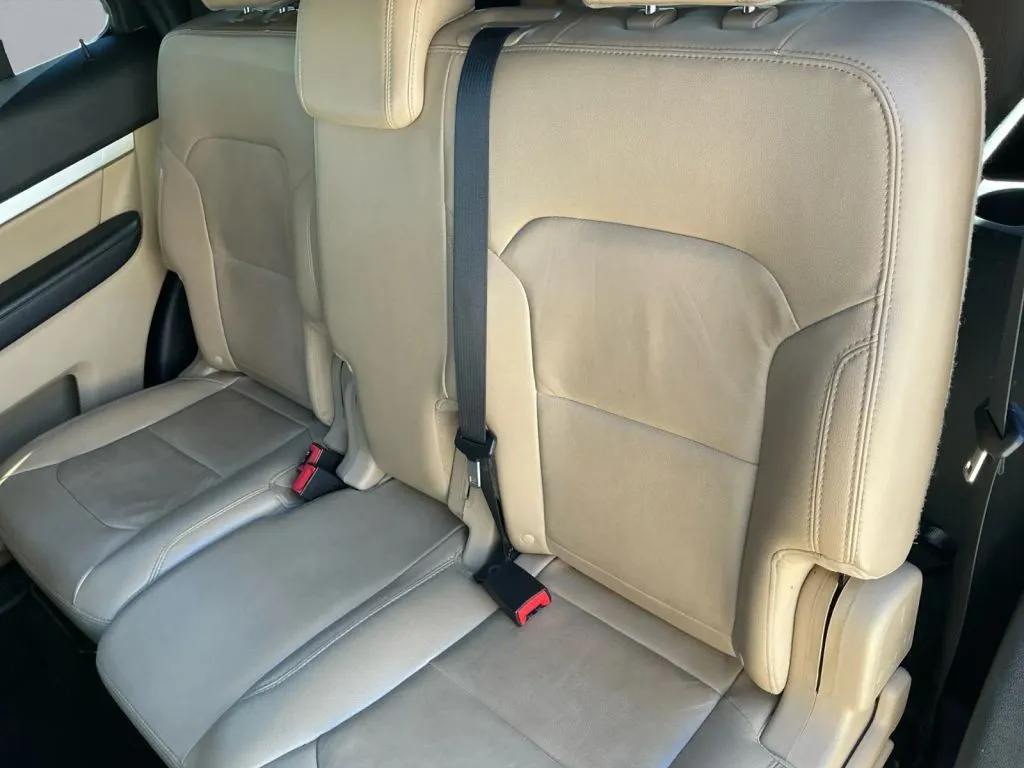 Ford Explorer photo 15