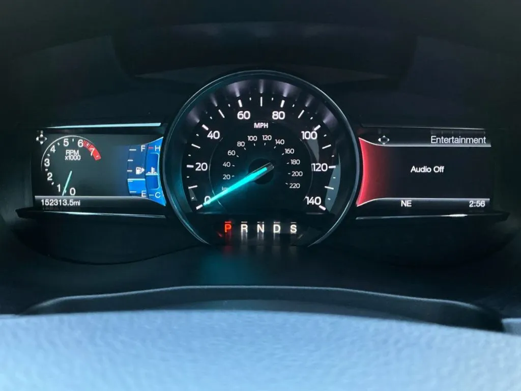 Ford Explorer photo 26