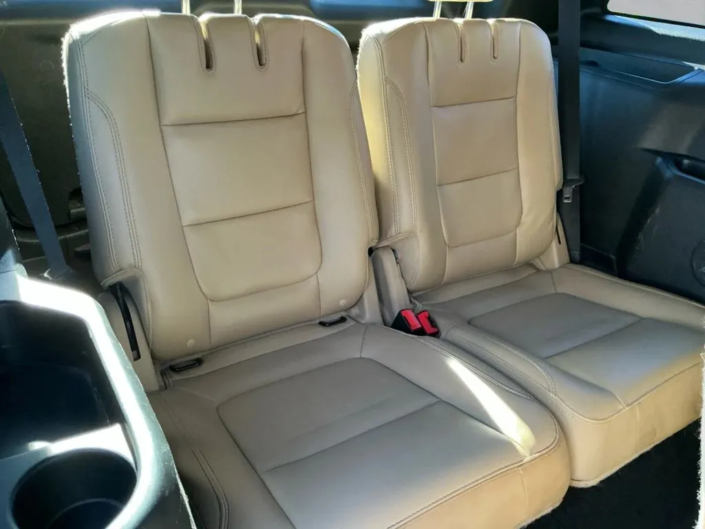 Ford Explorer photo 17