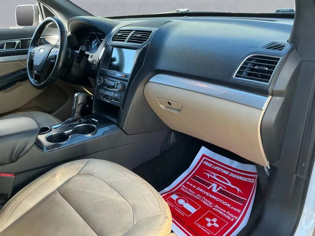Ford Explorer photo 21