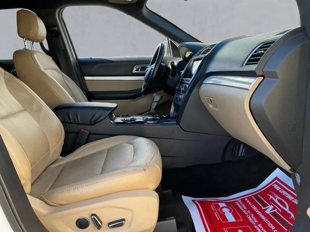 Ford Explorer photo 22