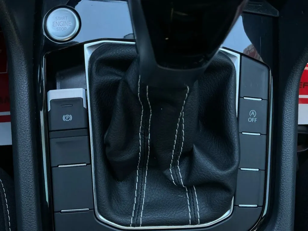 Volkswagen Taos photo 35