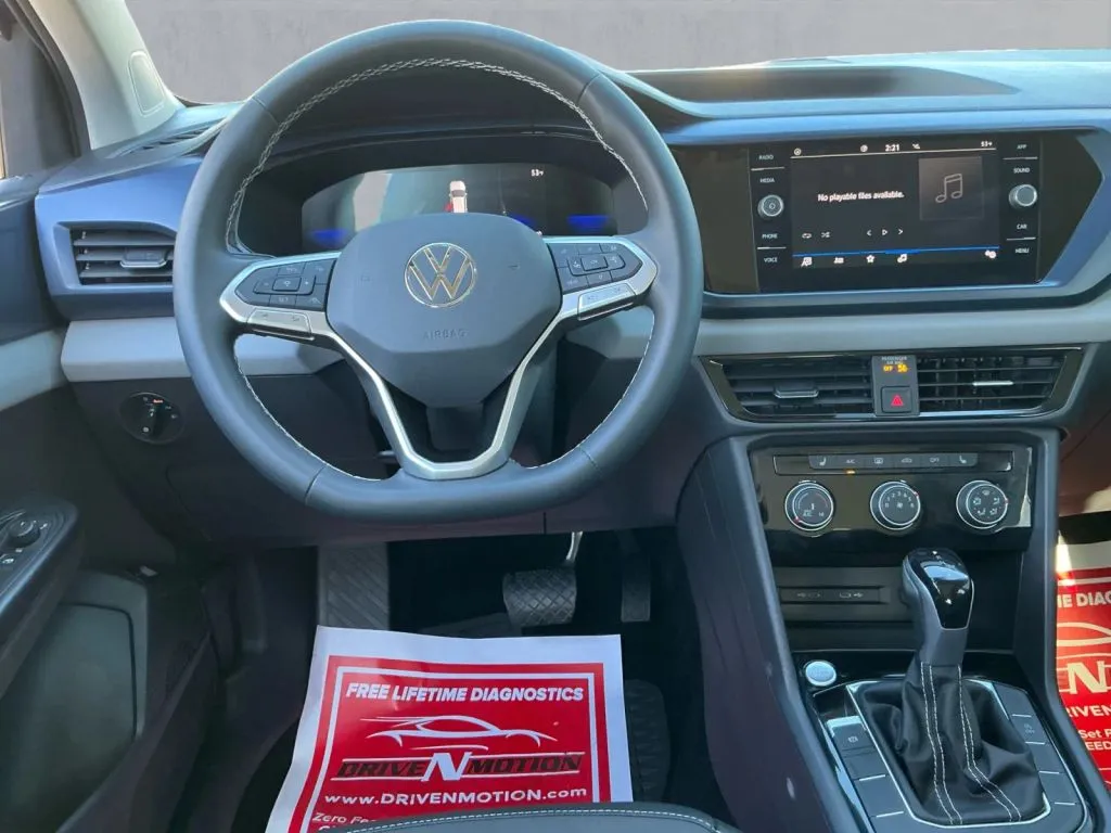 Volkswagen Taos photo 16