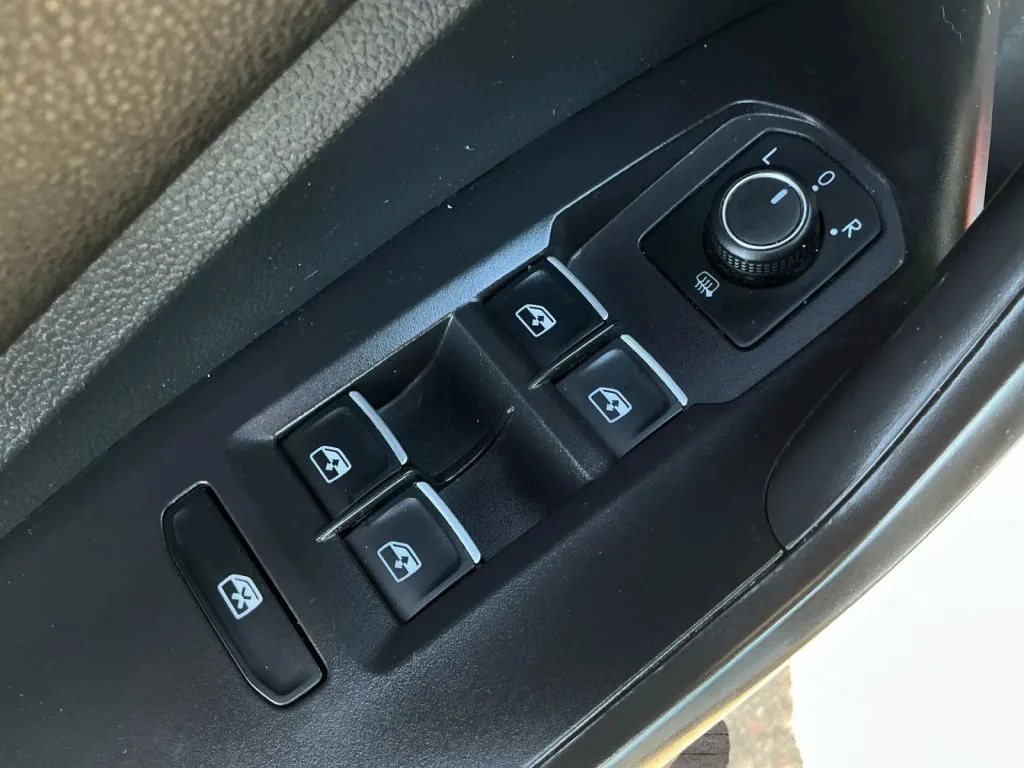 Volkswagen Jetta photo 11