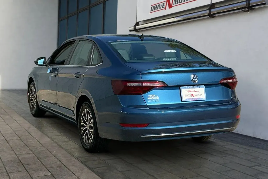 Volkswagen Jetta photo 6